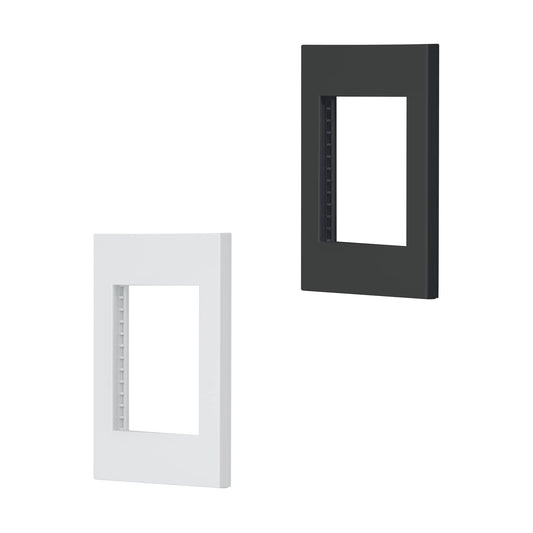 Placa 1 ventana, 3 módulos, línea Española, color negro Caja con 12, 47983