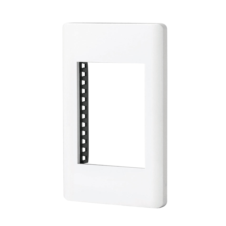 Placa blanca de 1 ventana 3 módulos, línea Lisboa, Volteck Caja con 12, 47939